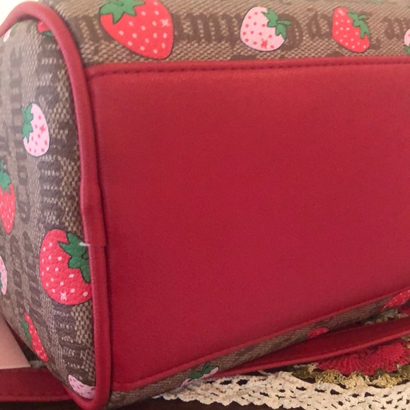 NWT Juicy Couture  Freshly Picked Satchel w/Strawberry Charm/Keychain - Picture 5 of 9